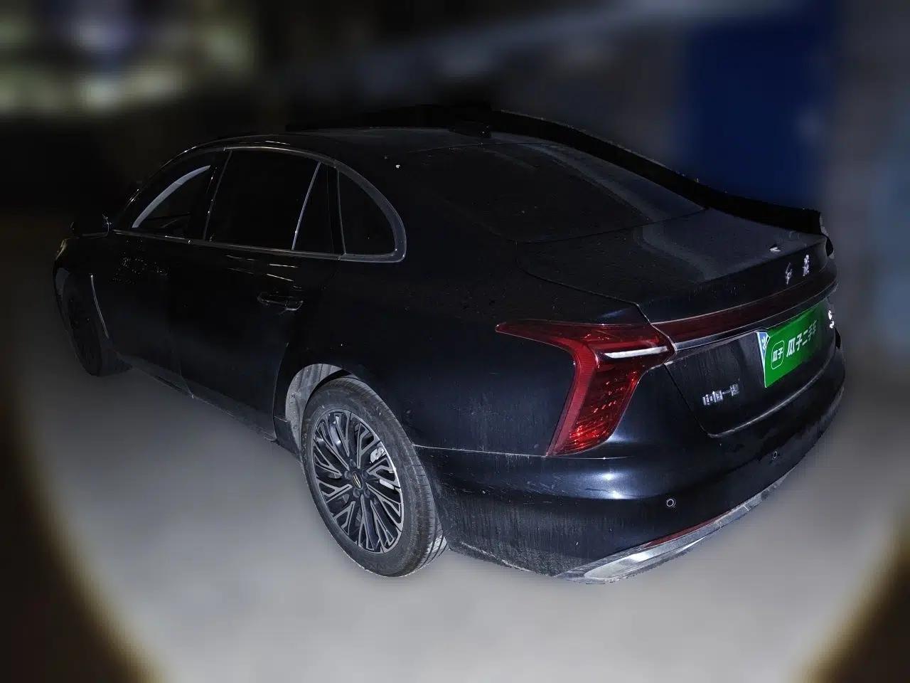 Hongqi H5 2025 2.0T Automatic Flag Edition – 500 000 Units Commemorative Version — миниатюра 4