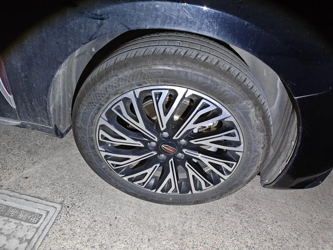 Hongqi H5 2025 2.0T Automatic Flag Edition – 500 000 Units Commemorative Version — миниатюра 8