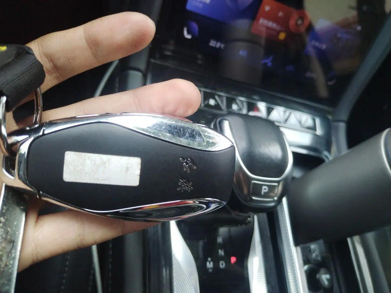 Hongqi H5 2023 2.0T Automatic Smart Connect Flagship Edition — миниатюра 9