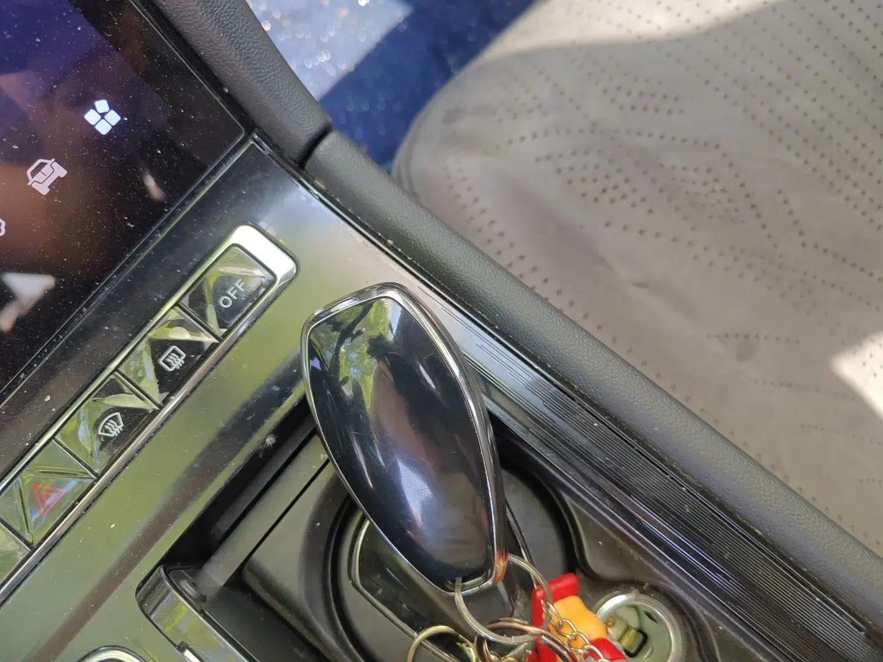 Hongqi H5 2023 2.0T Automatic Smart Connect Flagship Edition — миниатюра 17