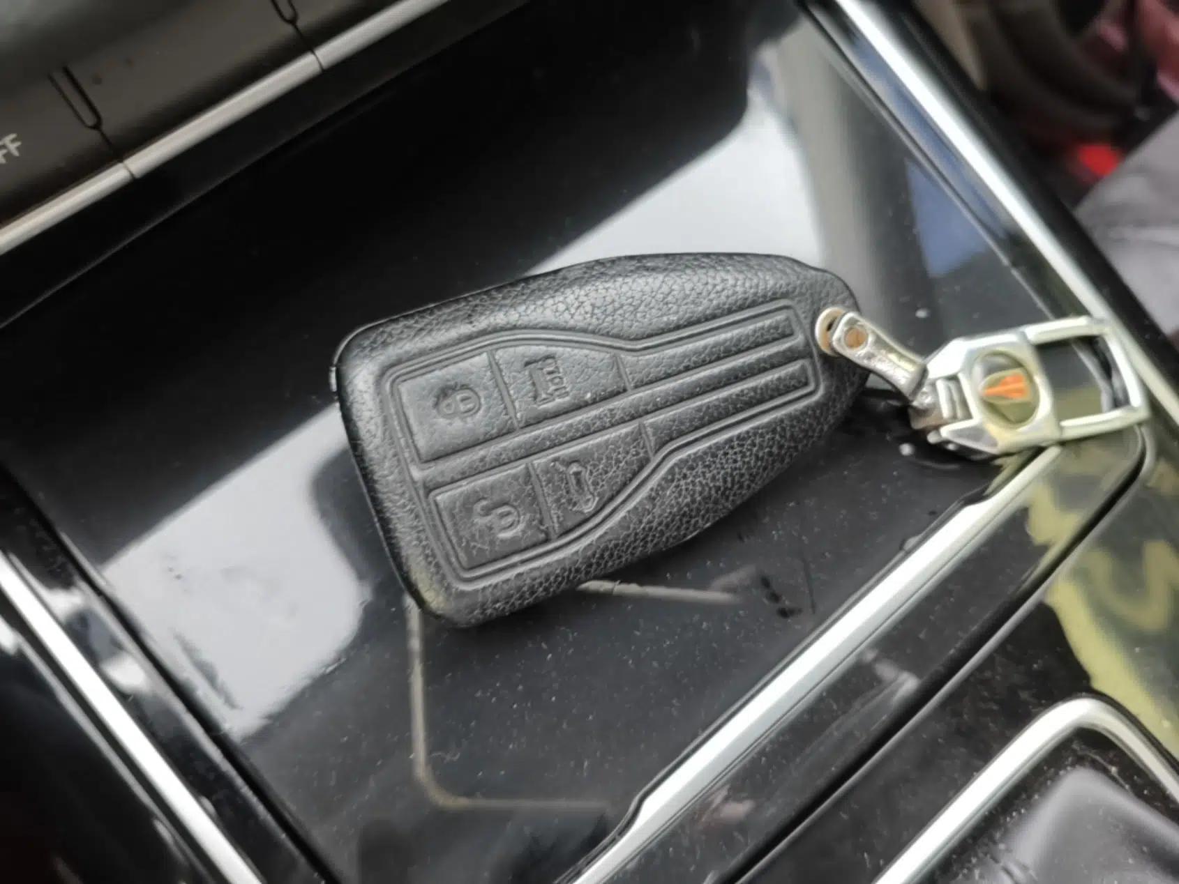 Hongqi HS5 2022 Revised Version 2.0T Smart Connect Flagship Edition — миниатюра 12