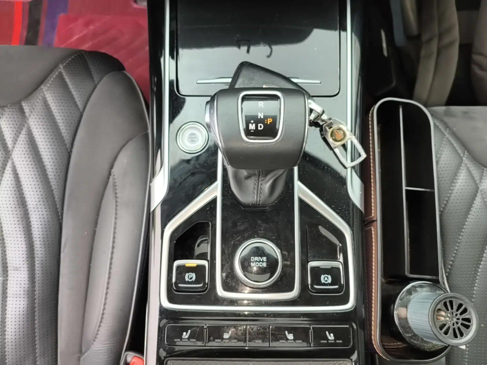 Hongqi HS5 2022 Revised Version 2.0T Smart Connect Flagship Edition — миниатюра 17