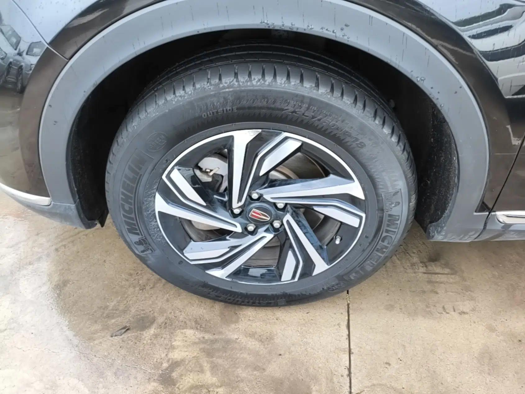 Hongqi HS5 2022 Revised Version 2.0T Smart Connect Flagship Edition — миниатюра 8