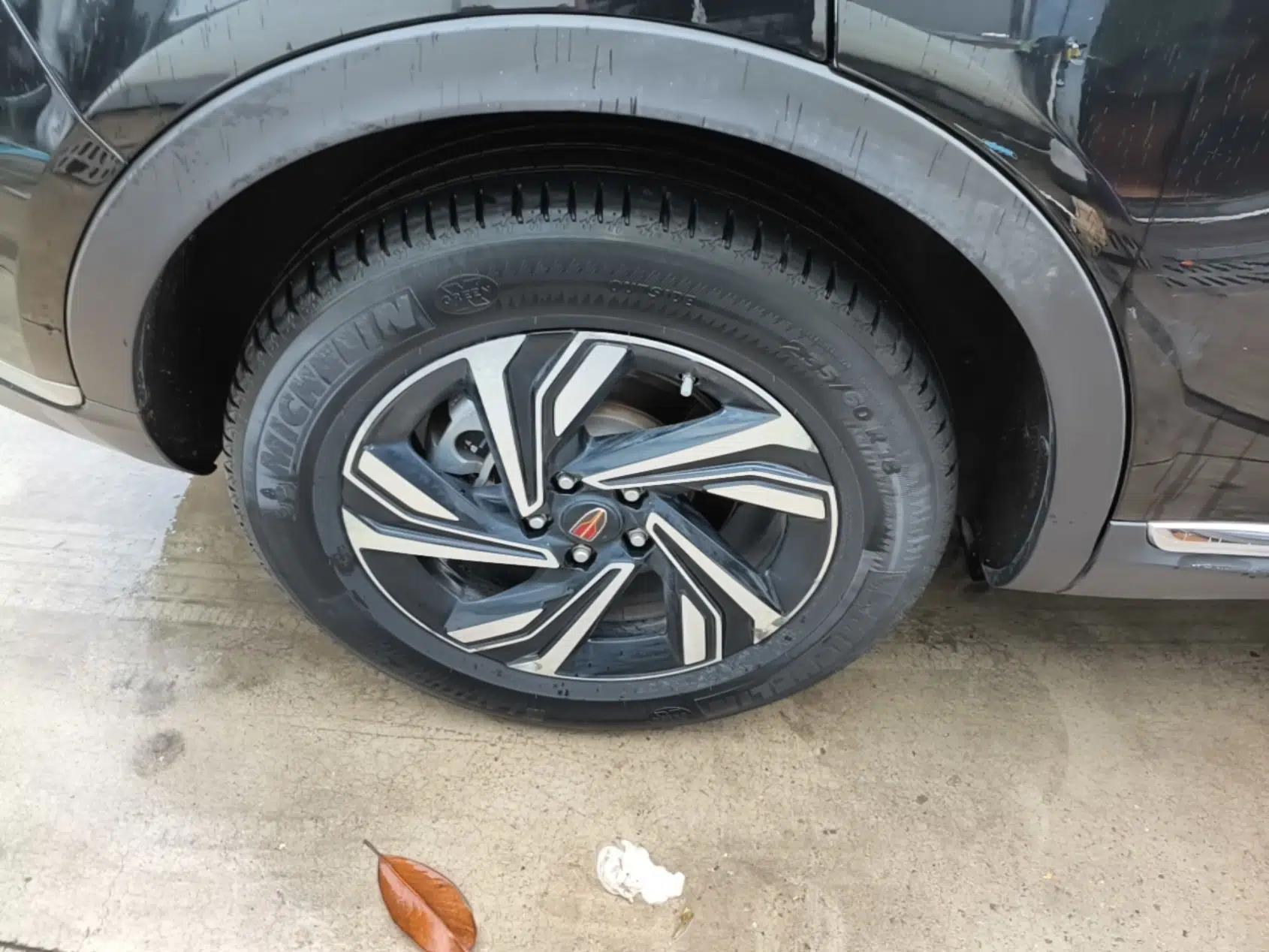 Hongqi HS5 2022 Revised Version 2.0T Smart Connect Flagship Edition — миниатюра 10