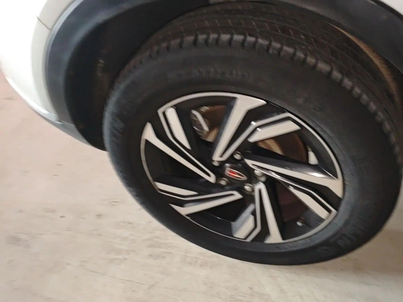 Hongqi HS5 2022 Revised Version 2.0T Smart Connect Flagship Edition — миниатюра 10