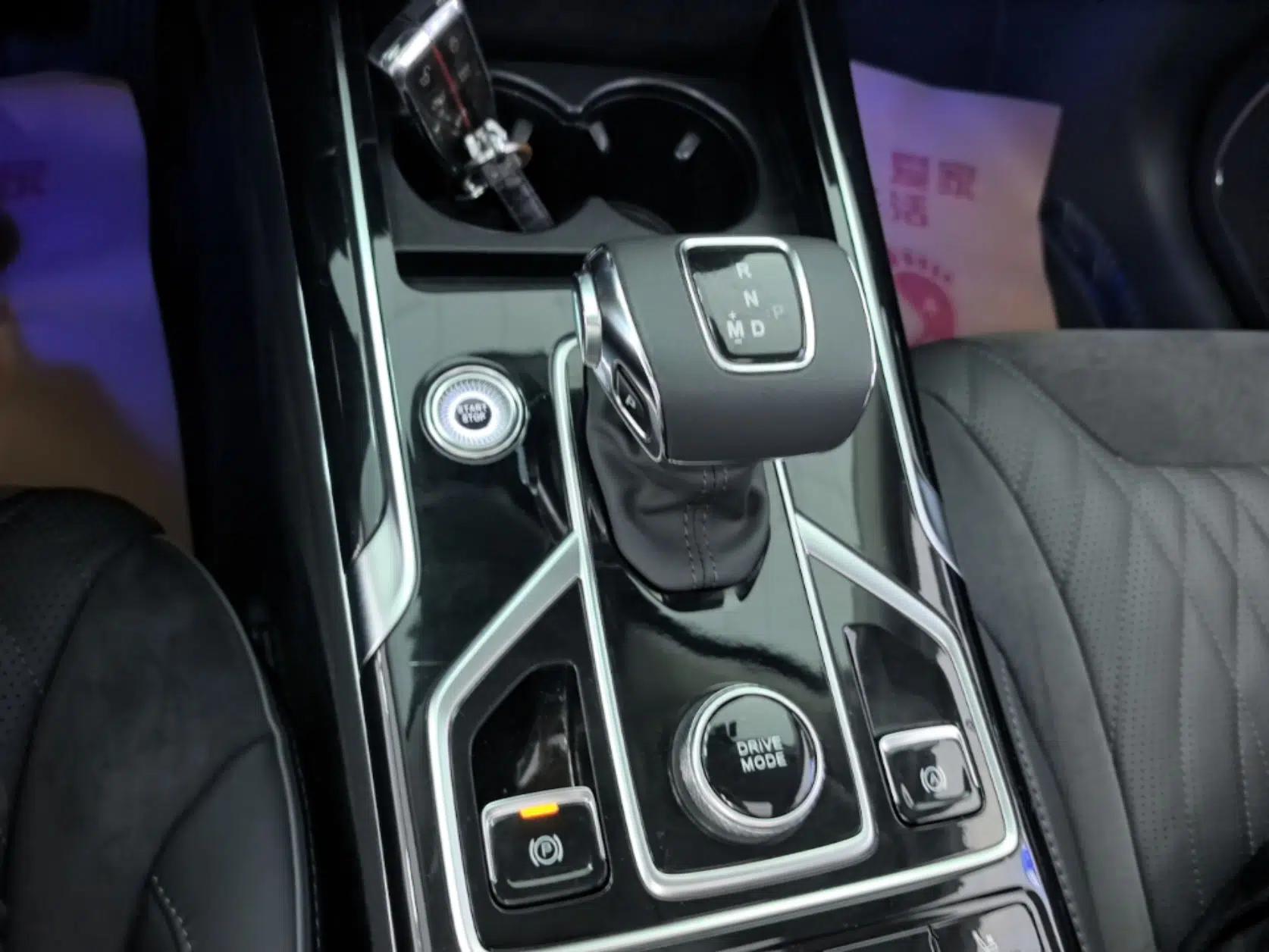 Hongqi HS5 2022 Revised Version 2.0T Smart Connect Flagship Edition — миниатюра 17