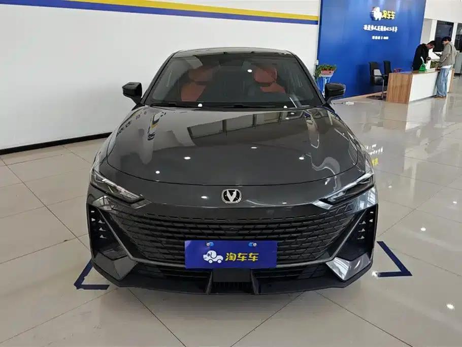 Changan UNI-V 2022 1.5T Premium Edition — миниатюра 2