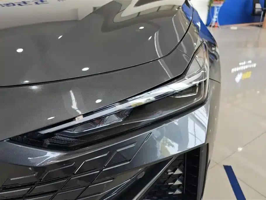 Changan UNI-V 2022 1.5T Premium Edition — миниатюра 5