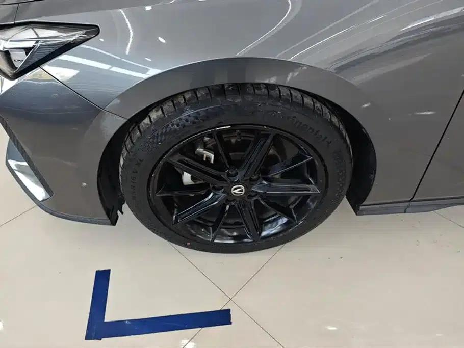 Changan UNI-V 2022 1.5T Premium Edition — миниатюра 6