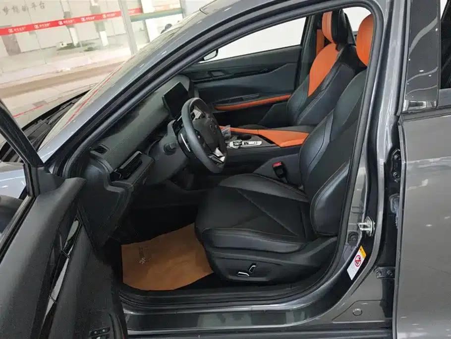 Changan UNI-V 2022 1.5T Premium Edition — миниатюра 9
