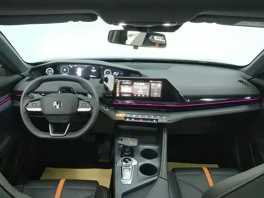 Changan UNI-V 2024 1.5T Premium Edition — миниатюра 12
