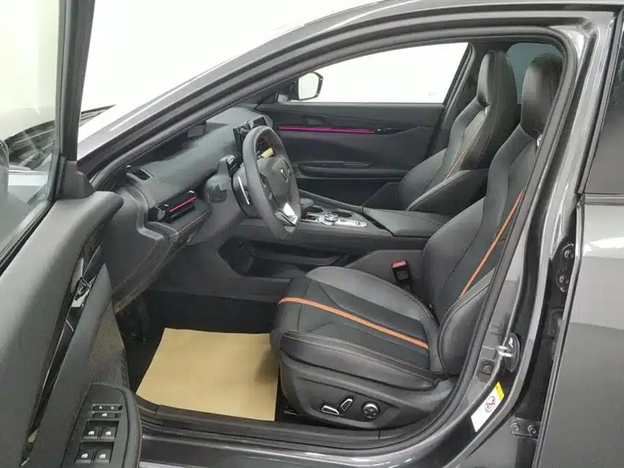 Changan UNI-V 2024 1.5T Premium Edition — миниатюра 9