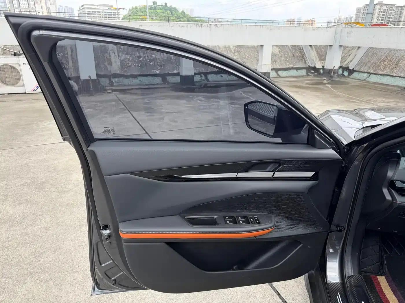 Changan UNI-V 2022 1.5T Premium Edition — миниатюра 4