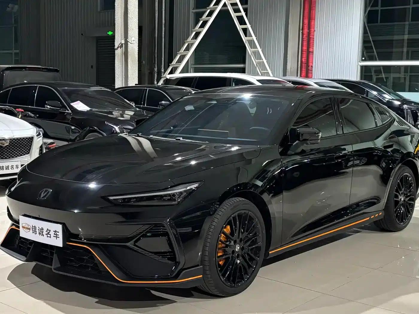 Changan UNI-V 2025 Model, Third Generation, 1.5T 500Bar Premium Sport — миниатюра 1