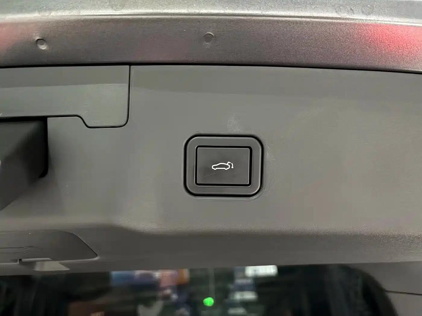 Changan UNI-V 2025 Model, Third Generation, 1.5T 500Bar Premium Sport — миниатюра 18