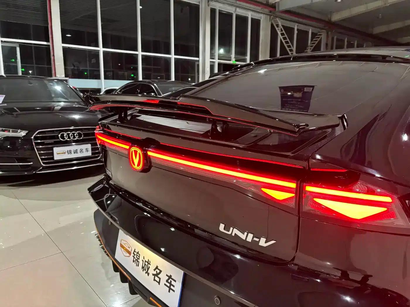 Changan UNI-V 2025 Model, Third Generation, 1.5T 500Bar Premium Sport — миниатюра 7