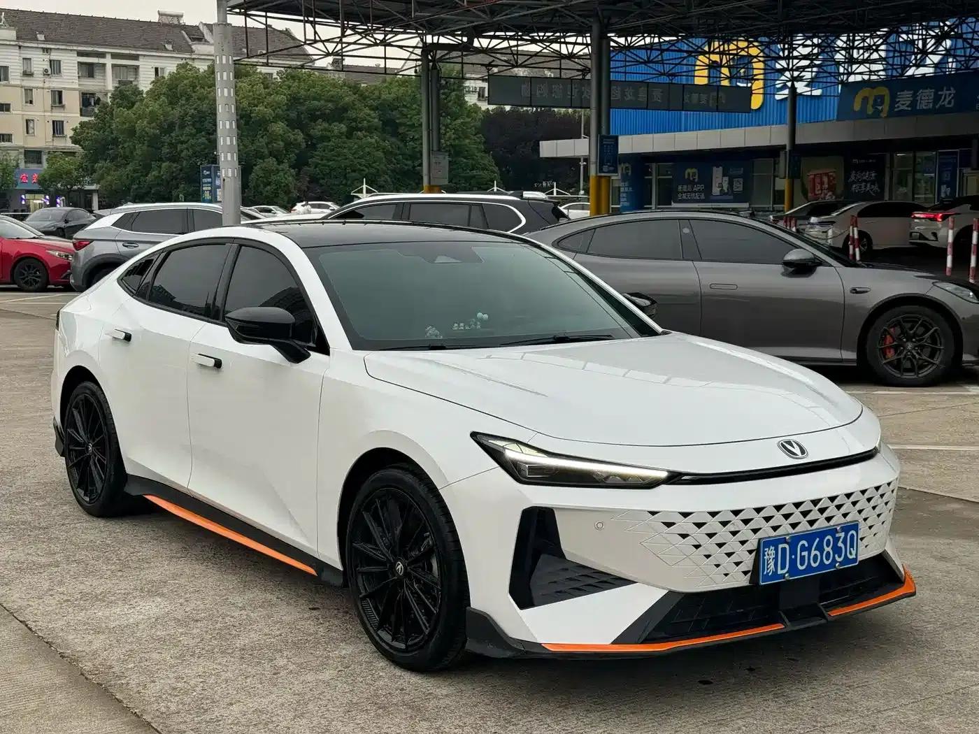 Changan UNI-V 2024 1.5T Premium Edition — миниатюра 3