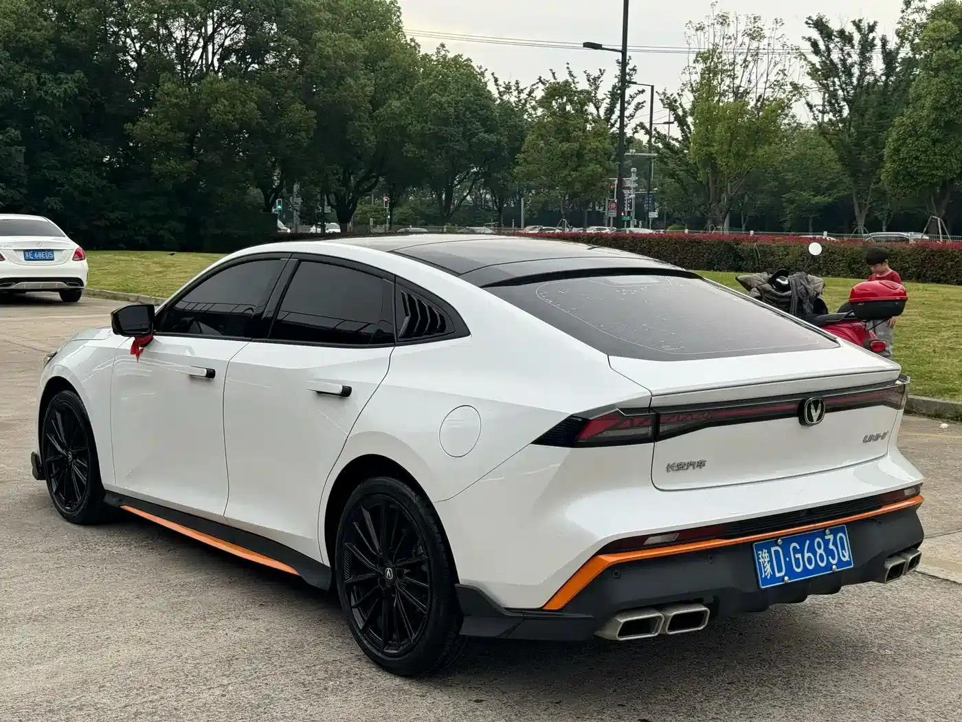 Changan UNI-V 2024 1.5T Premium Edition — миниатюра 4