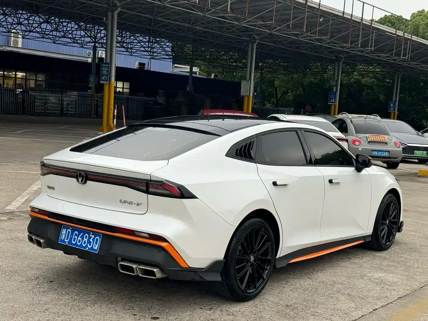 Changan UNI-V 2024 1.5T Premium Edition — миниатюра 6
