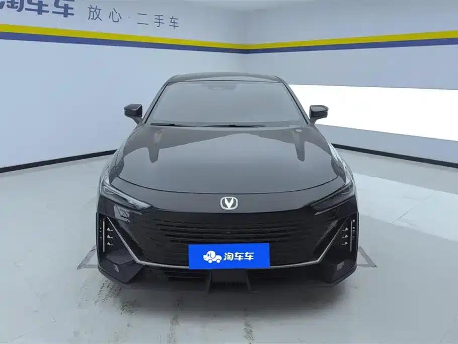 Changan UNI-V 2022 1.5T Premium Edition — миниатюра 2