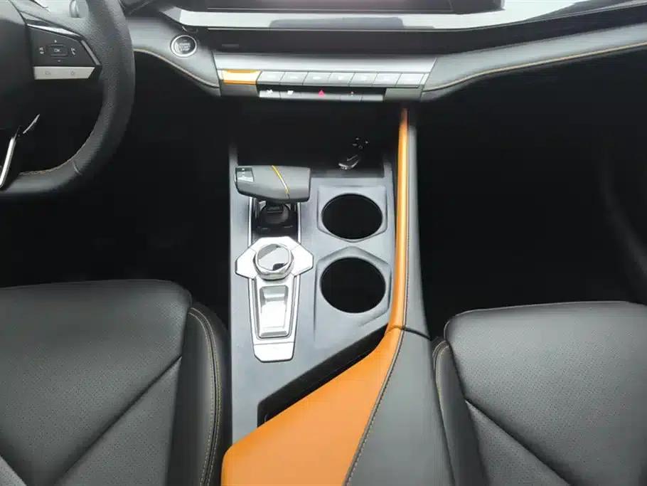 Changan UNI-V 2022 1.5T Premium Edition — миниатюра 16
