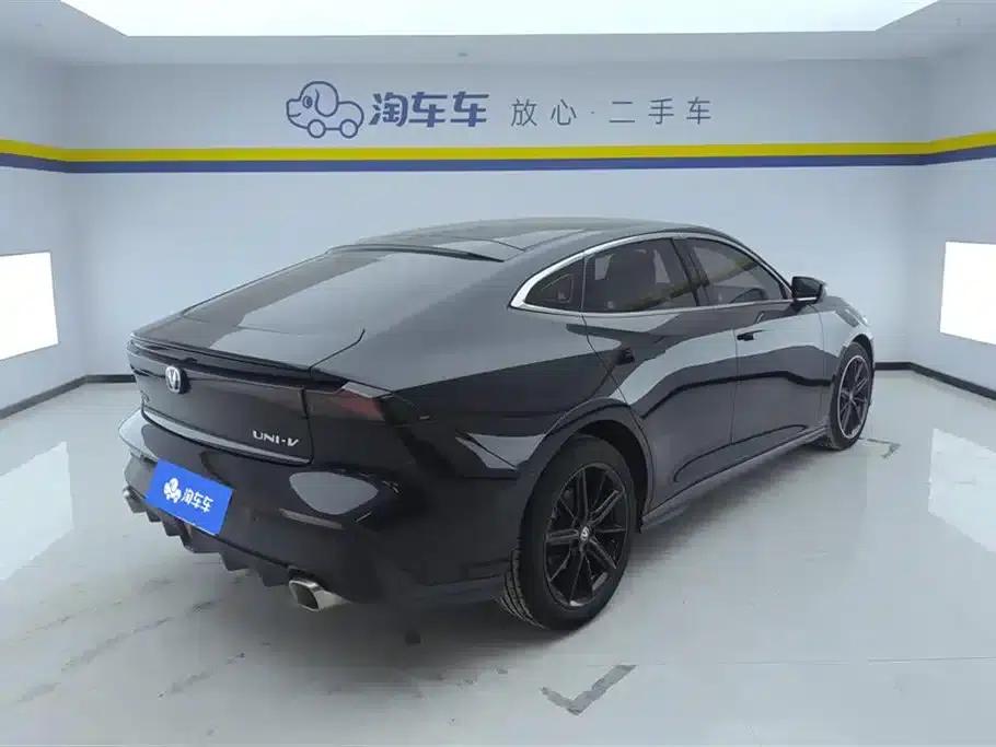 Changan UNI-V 2022 1.5T Premium Edition — миниатюра 3