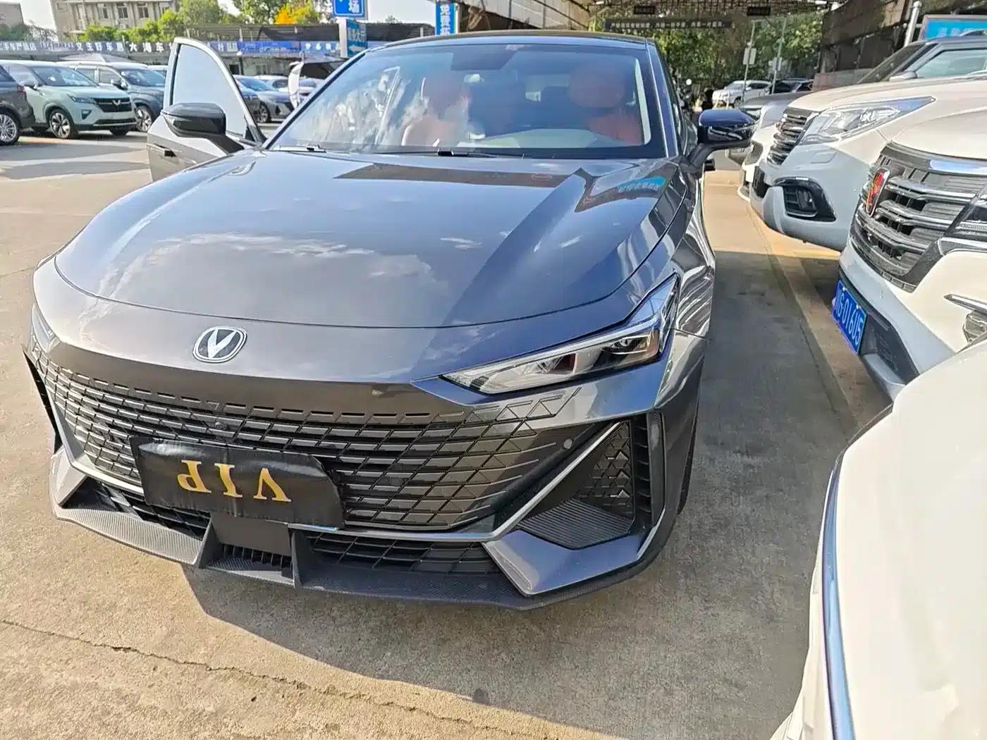 Changan UNI-V 2023 1.5T Premium Edition — миниатюра 2