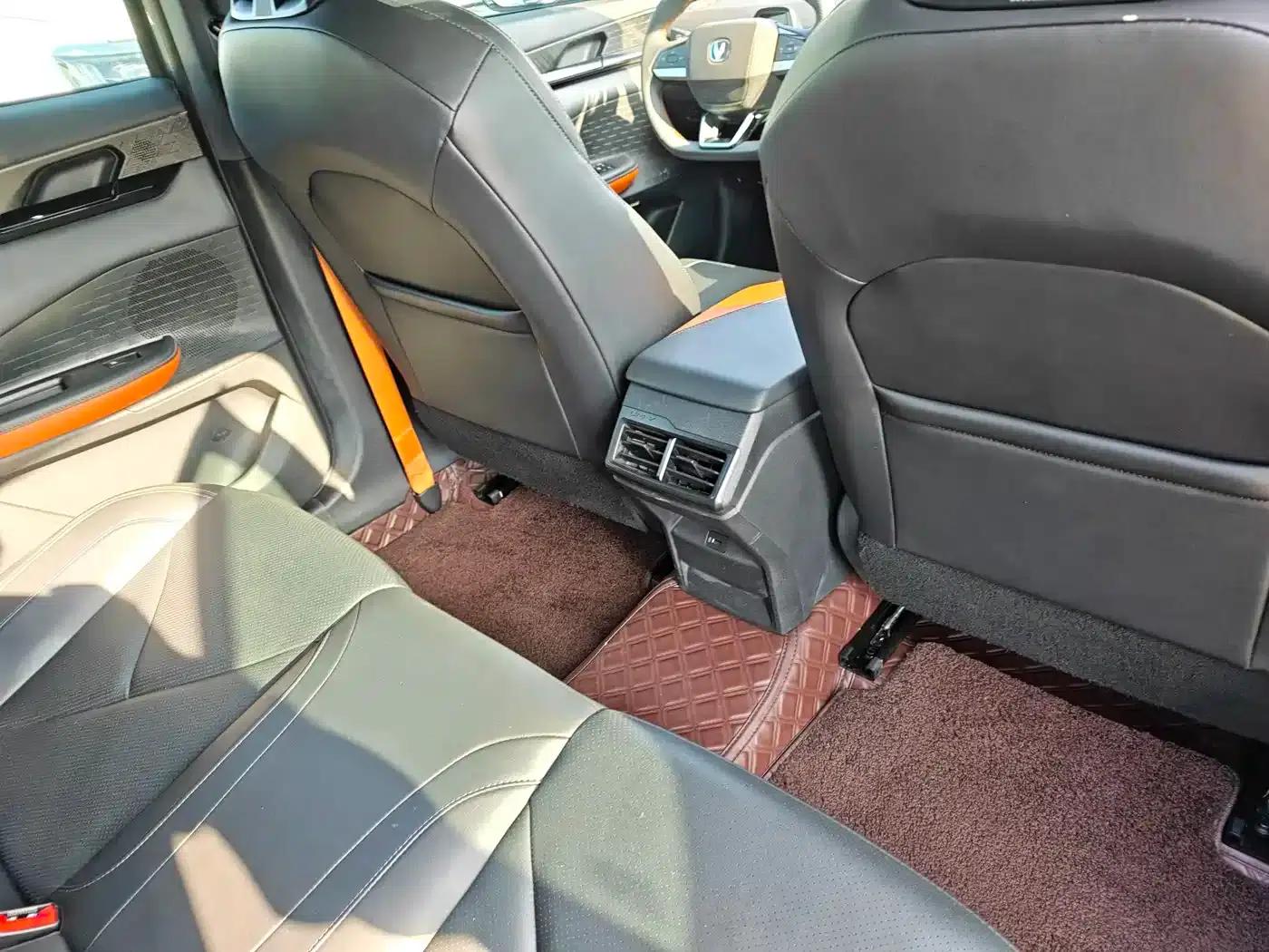 Changan UNI-V 2023 1.5T Premium Edition — миниатюра 13