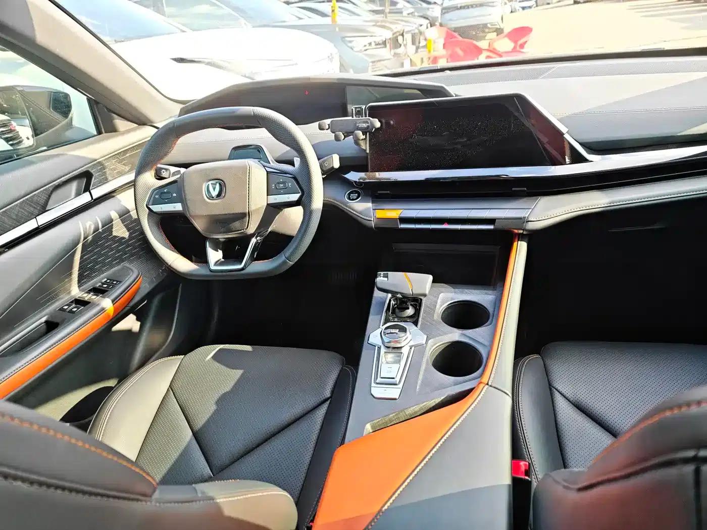 Changan UNI-V 2023 1.5T Premium Edition — миниатюра 15