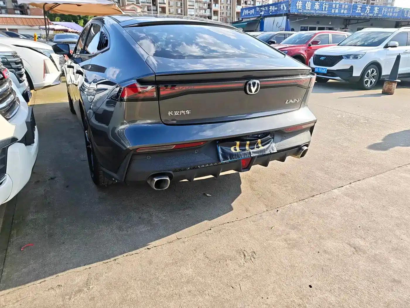 Changan UNI-V 2023 1.5T Premium Edition — миниатюра 18