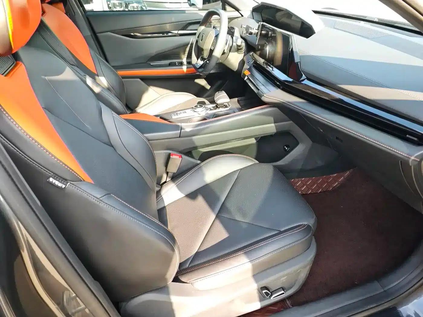 Changan UNI-V 2023 1.5T Premium Edition — миниатюра 4