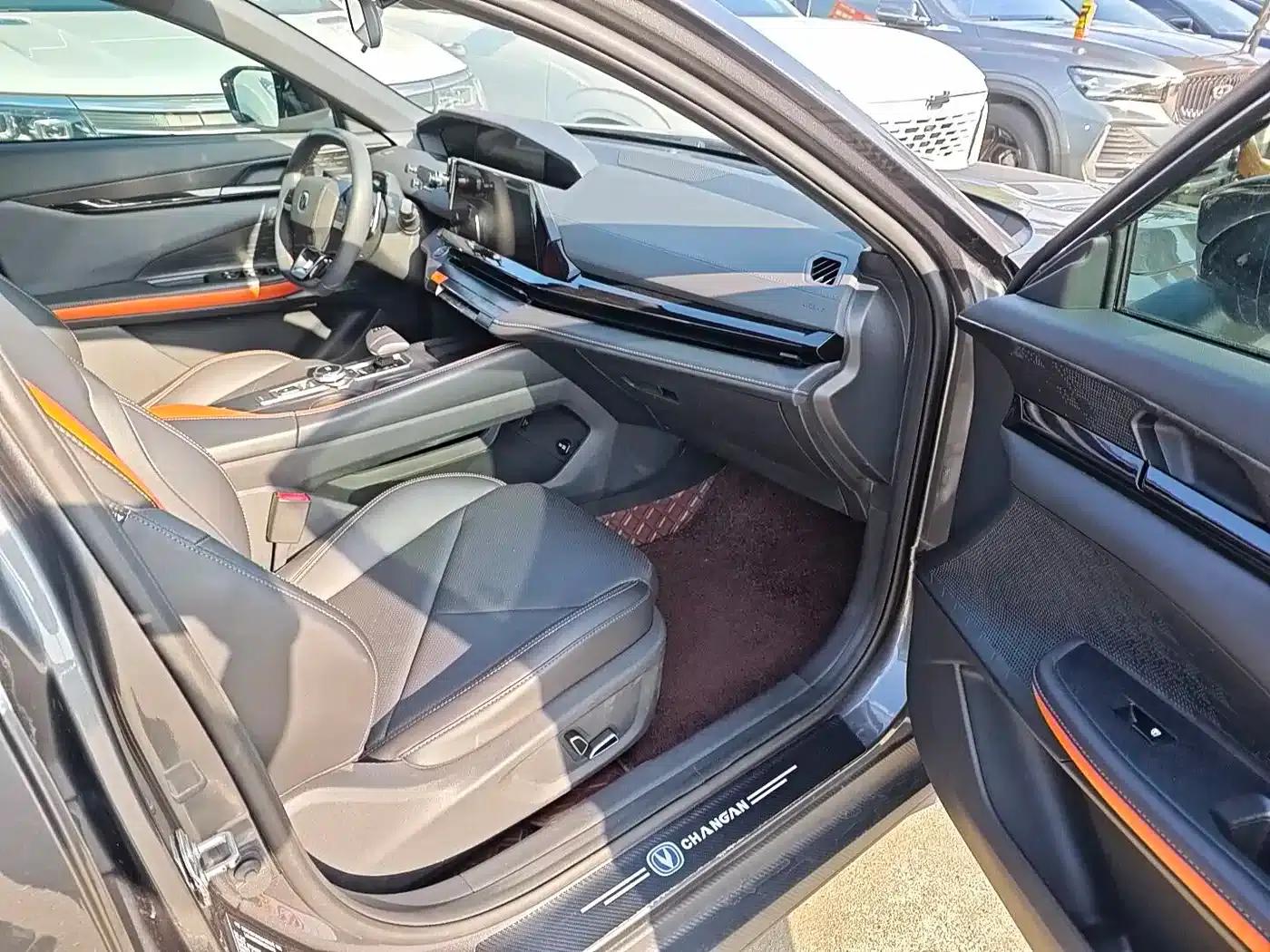 Changan UNI-V 2023 1.5T Premium Edition — миниатюра 6