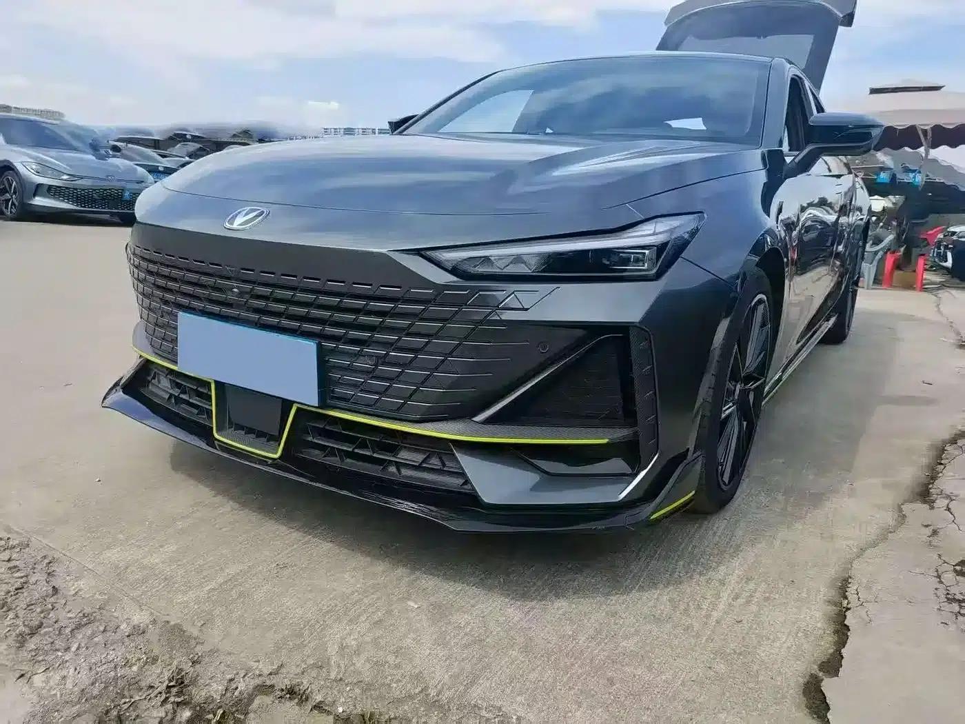 Changan UNI-V 2023 1.5T Sport Edition — миниатюра 1