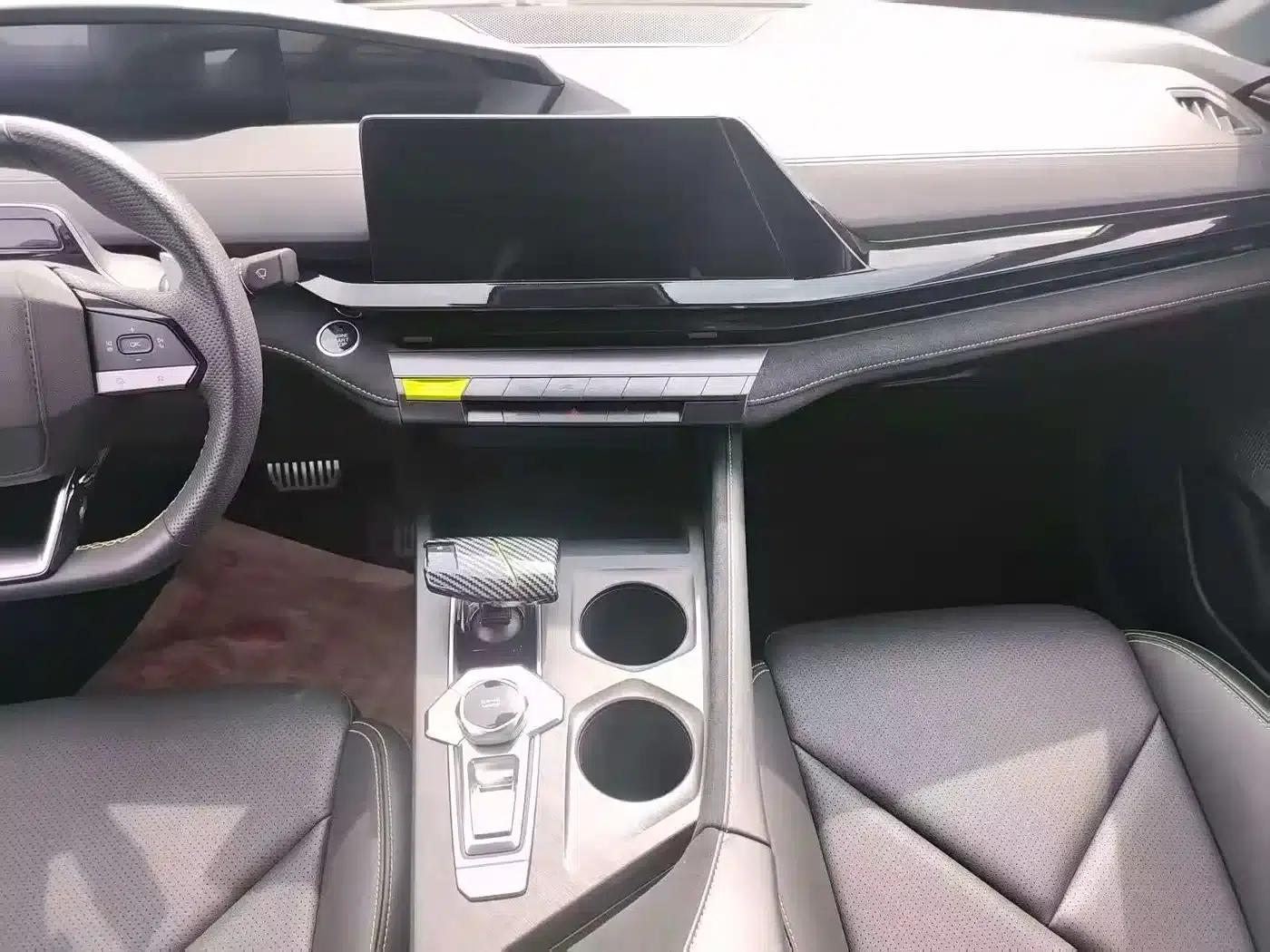 Changan UNI-V 2023 1.5T Sport Edition — миниатюра 11
