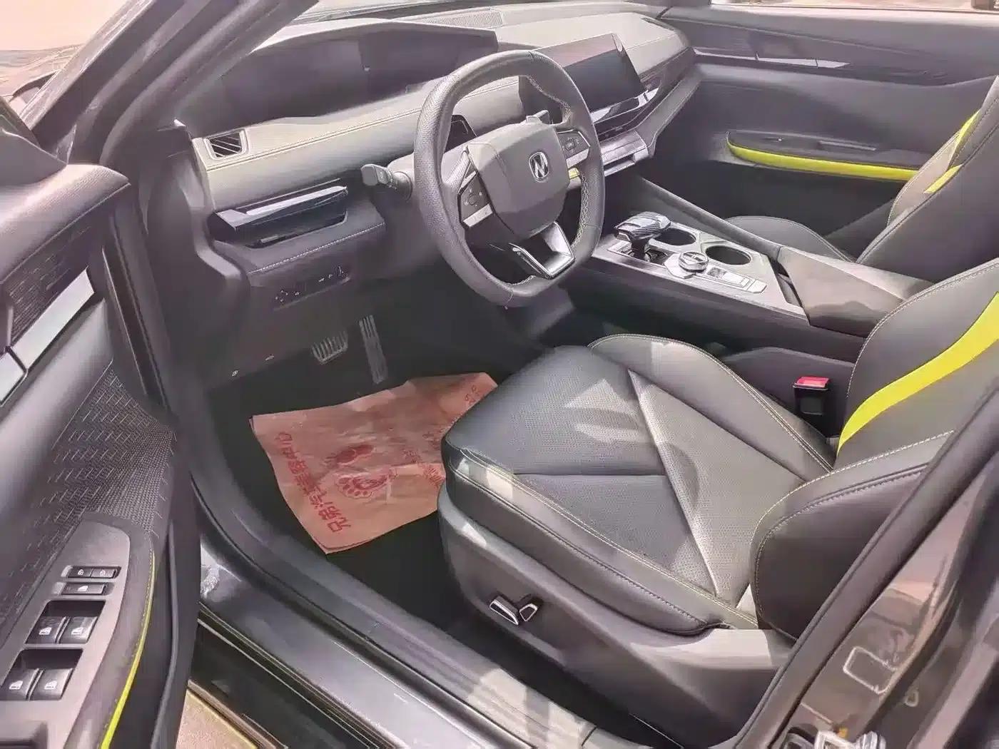 Changan UNI-V 2023 1.5T Sport Edition — миниатюра 4