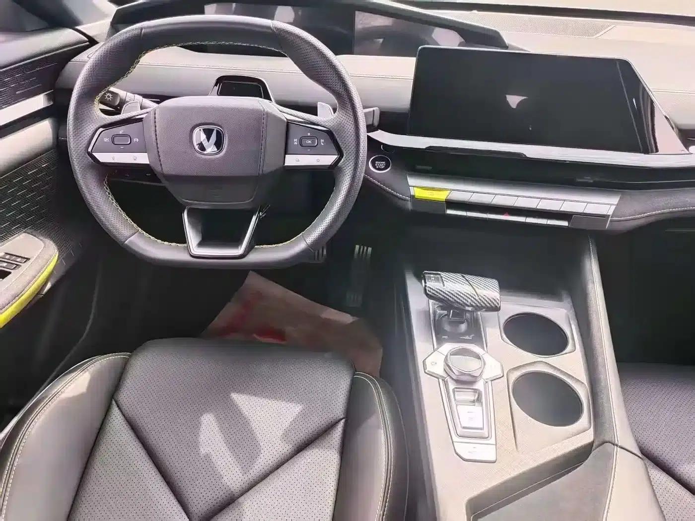Changan UNI-V 2023 1.5T Sport Edition — миниатюра 8
