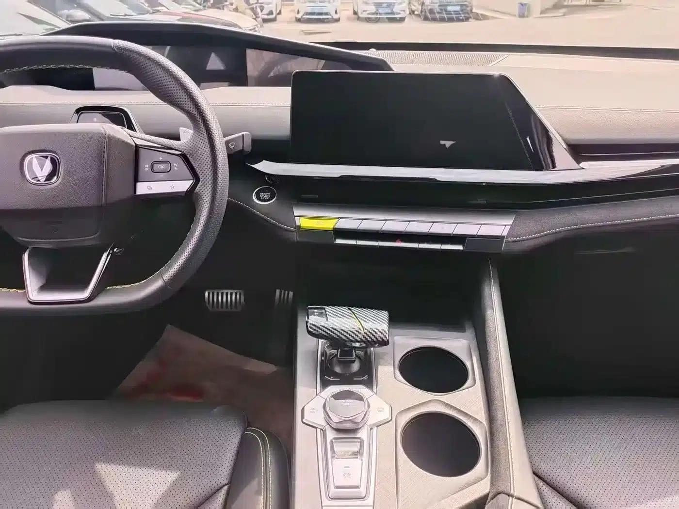 Changan UNI-V 2023 1.5T Sport Edition — миниатюра 9