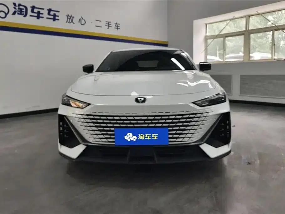 Changan UNI-V 2023 1.5T Premium Edition — миниатюра 2