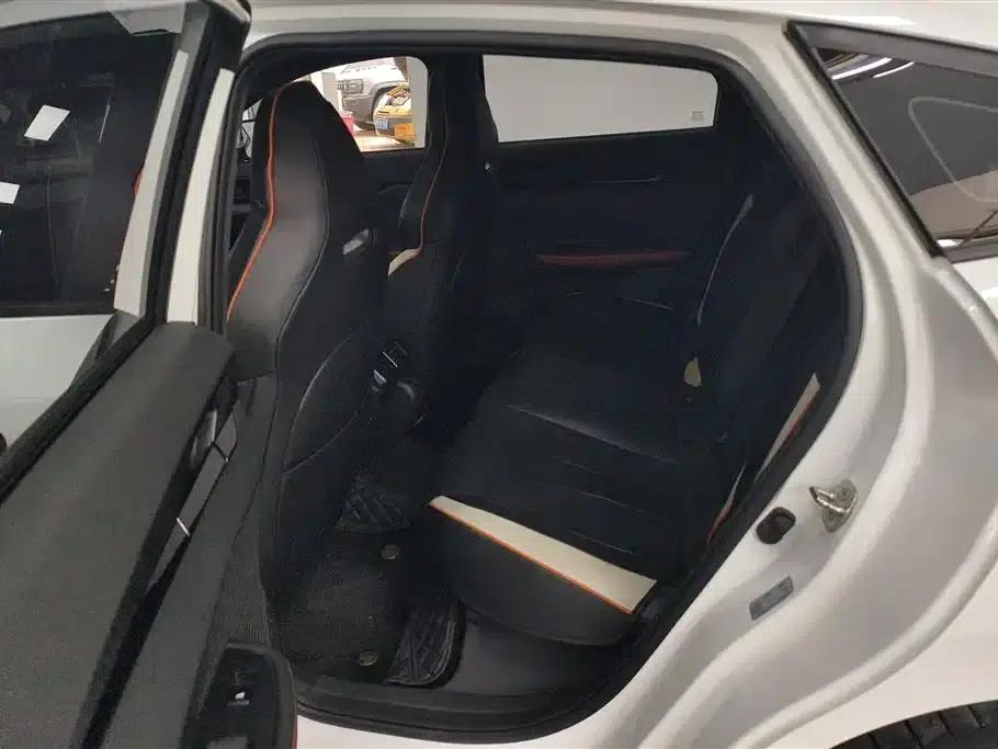 Changan UNI-V 2023 1.5T Premium Edition — миниатюра 11
