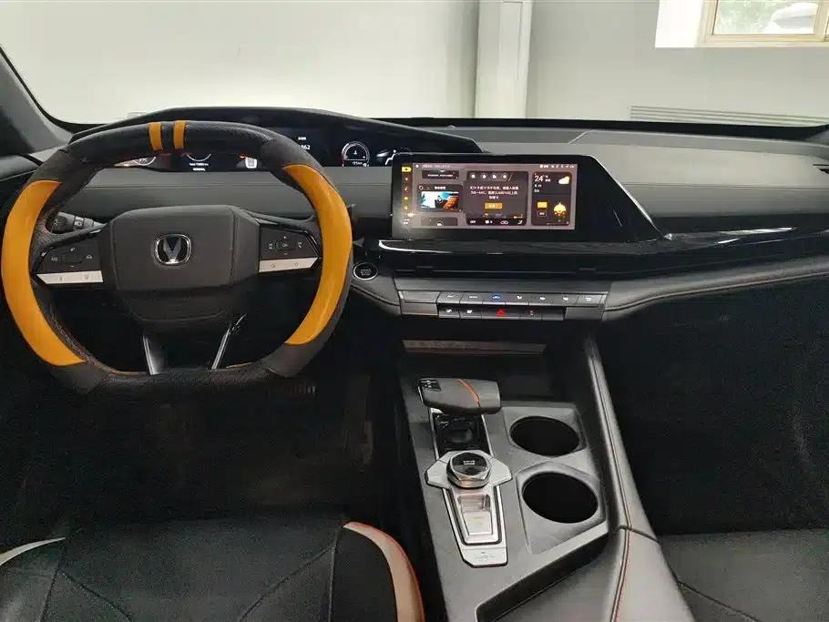Changan UNI-V 2023 1.5T Premium Edition — миниатюра 12
