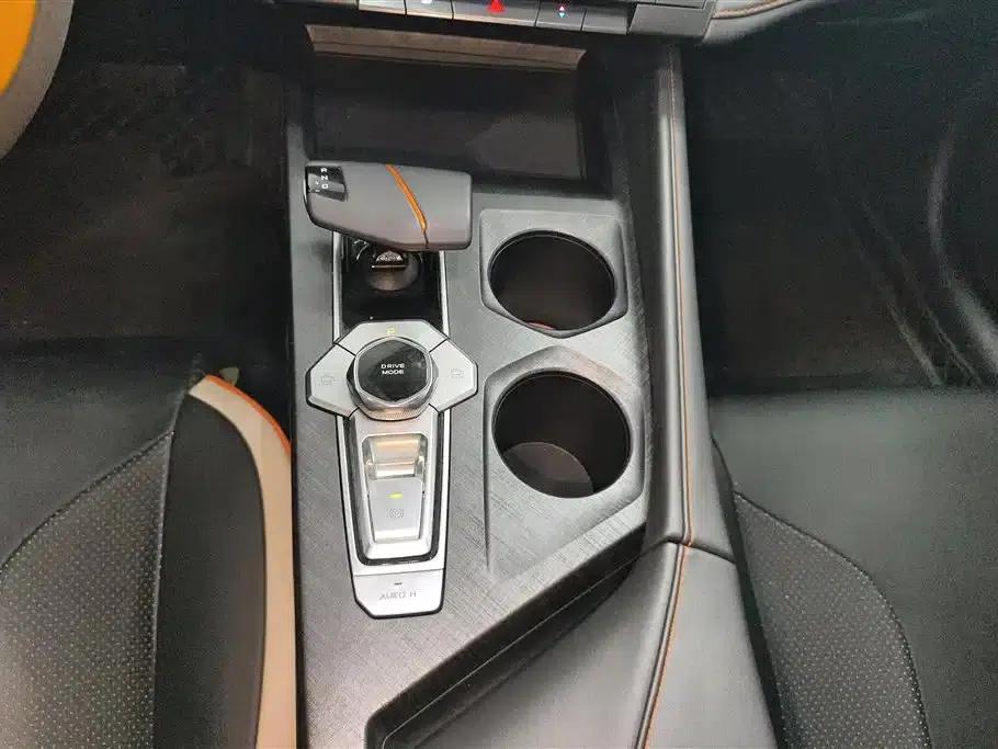 Changan UNI-V 2023 1.5T Premium Edition — миниатюра 16