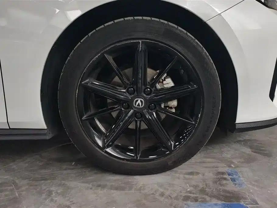 Changan UNI-V 2023 1.5T Premium Edition — миниатюра 6