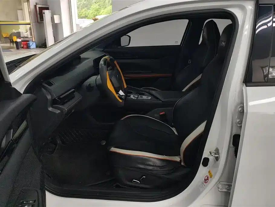 Changan UNI-V 2023 1.5T Premium Edition — миниатюра 9