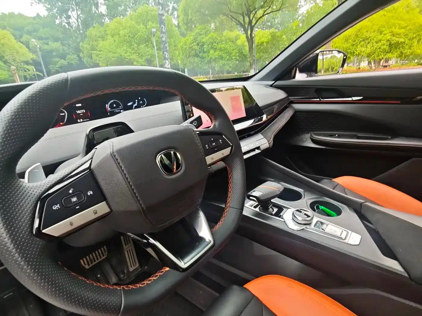 Changan UNI-V 2024 1.5T Premium Edition — миниатюра 12