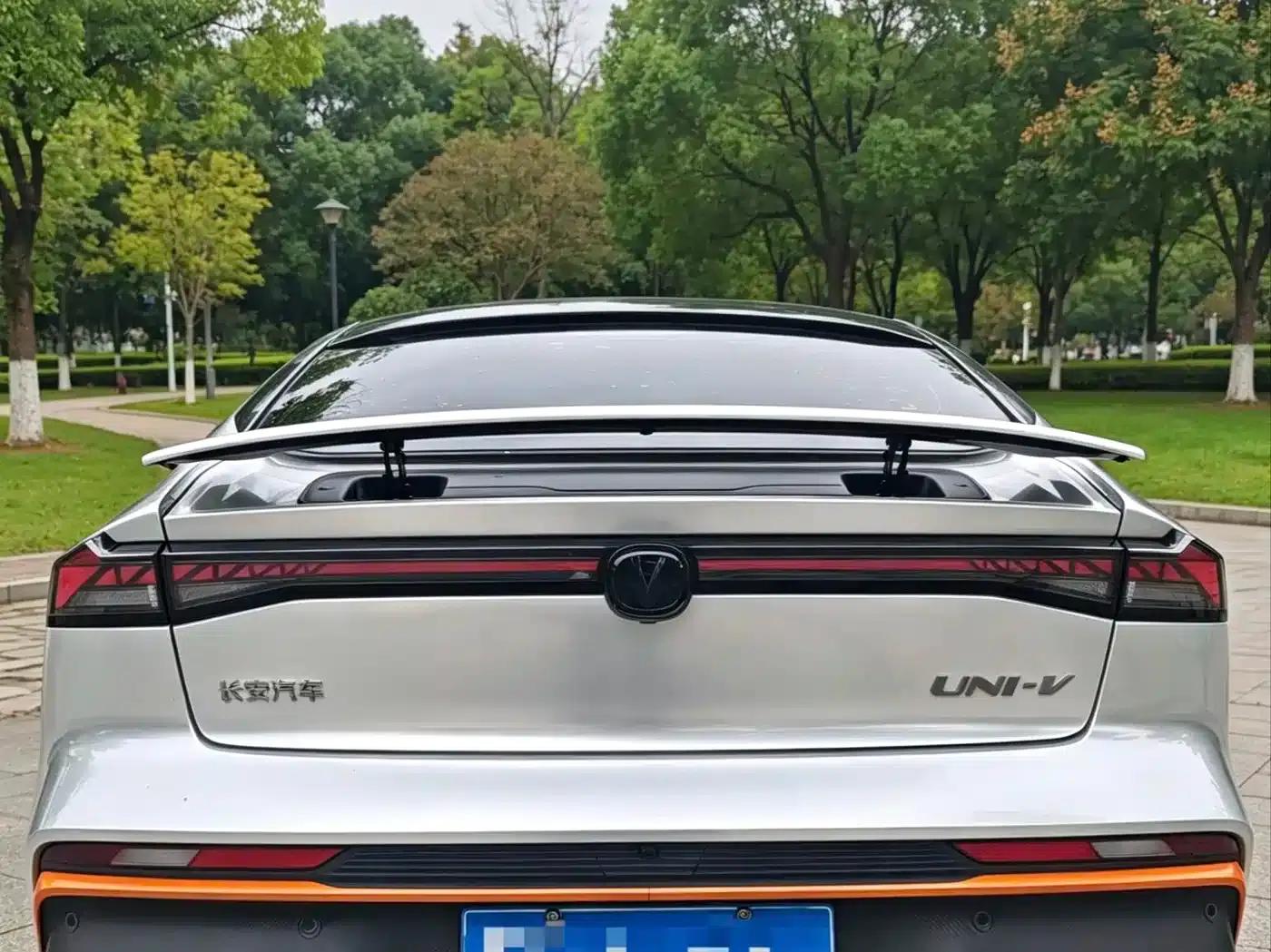 Changan UNI-V 2024 1.5T Premium Edition — миниатюра 8