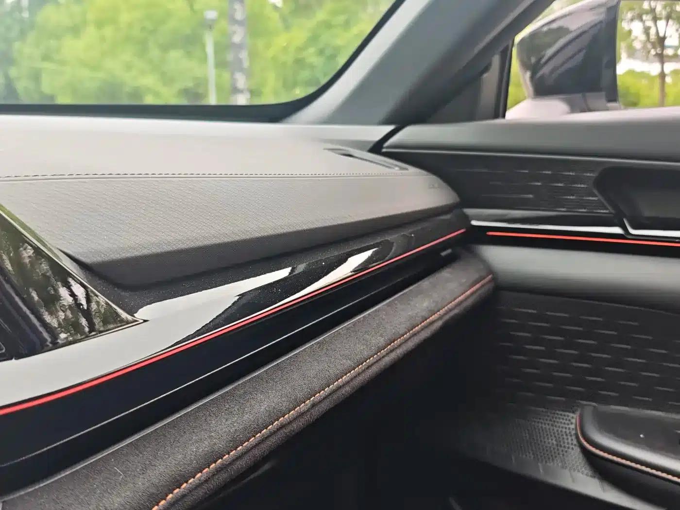 Changan UNI-V 2024 1.5T Premium Edition — миниатюра 10