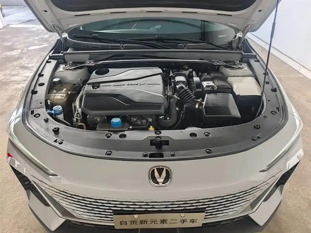 Changan UNI-V 2022 1.5T Premium Edition — миниатюра 14