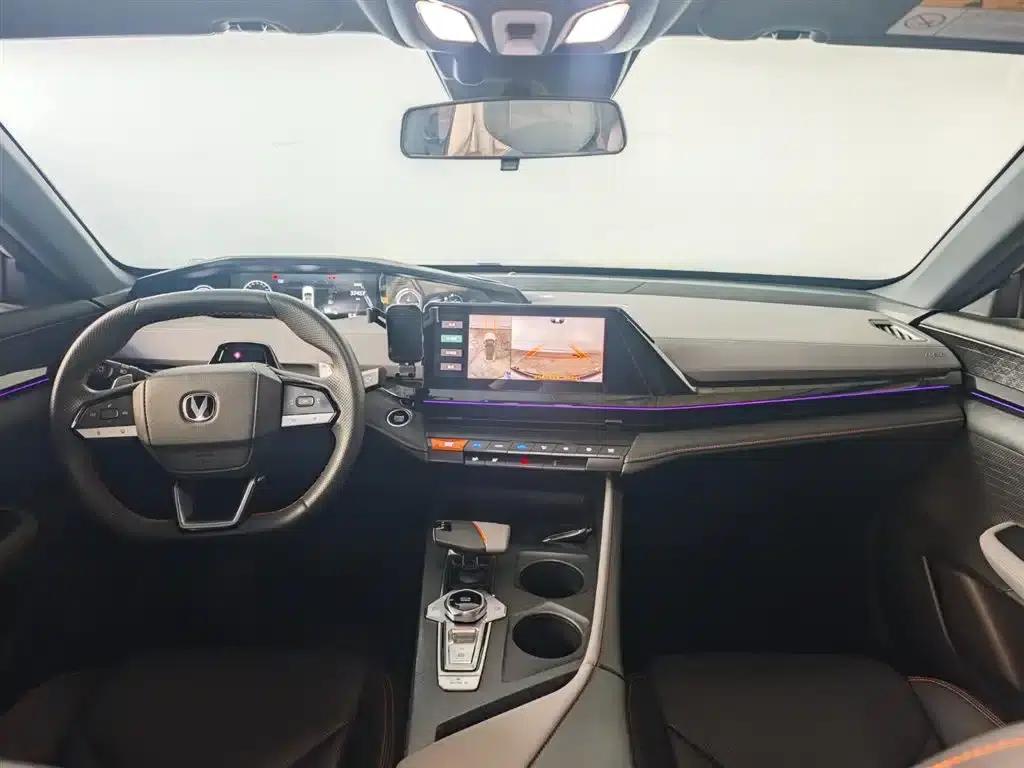 Changan UNI-V 2022 1.5T Premium Edition — миниатюра 5