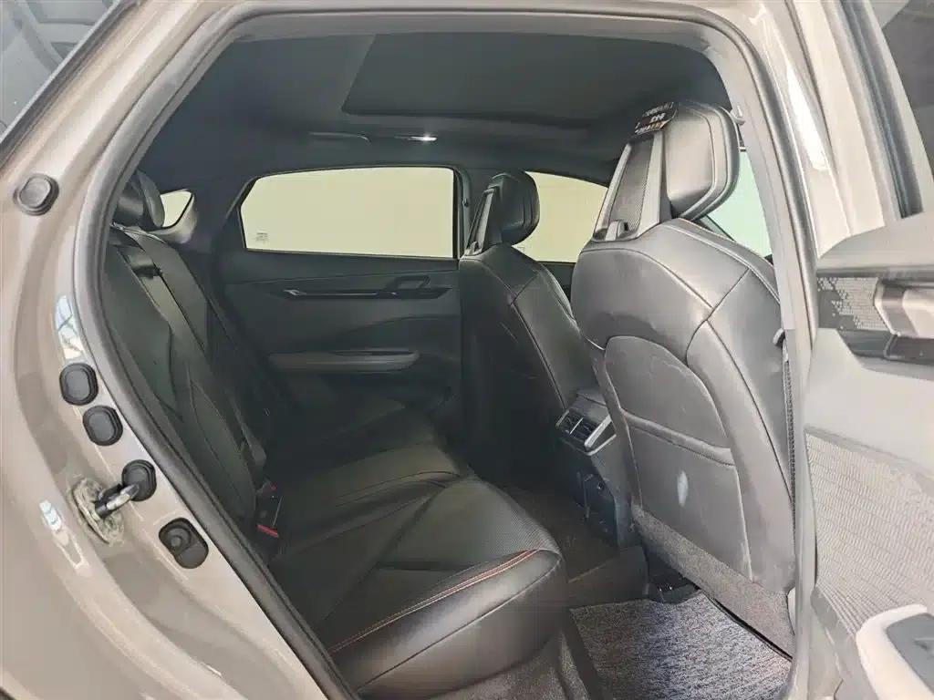 Changan UNI-V 2022 1.5T Premium Edition — миниатюра 6