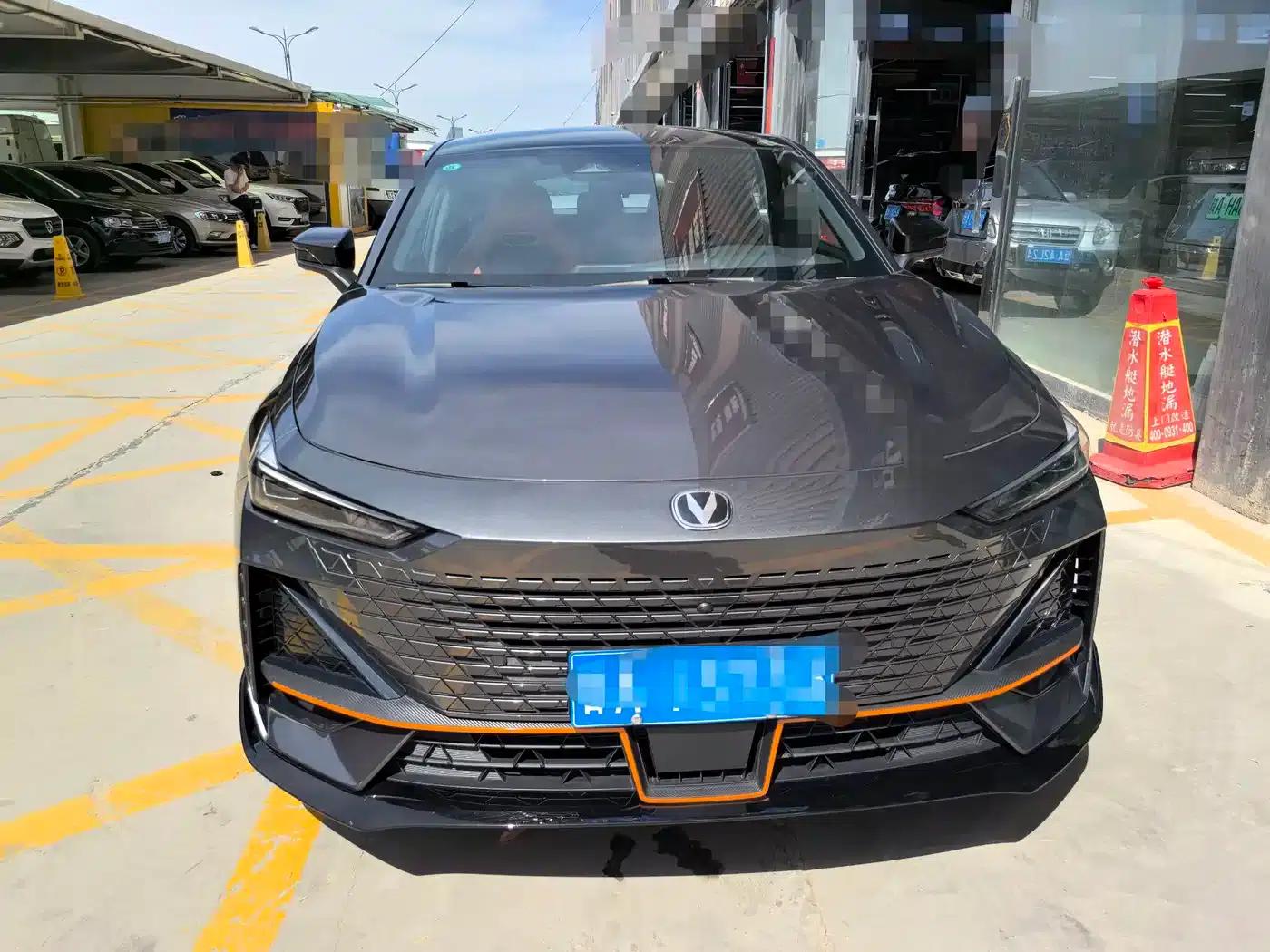 Changan UNI-V 2023 1.5T Sport Edition — миниатюра 2